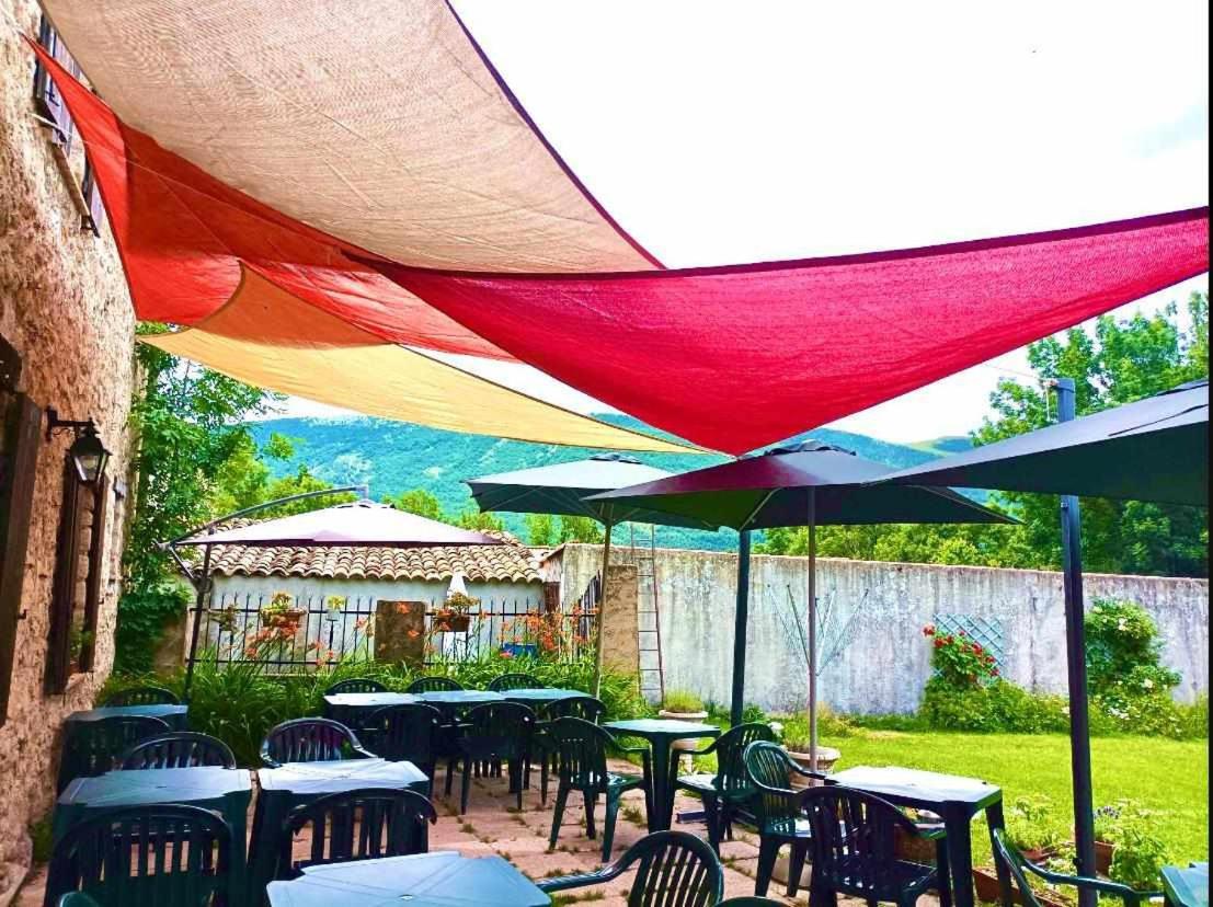 Auberge Lou Jas Soleilhas Luaran gambar