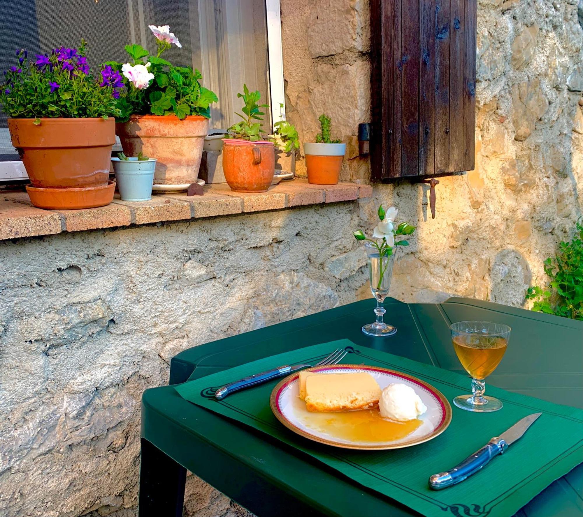 Auberge Lou Jas Soleilhas Luaran gambar