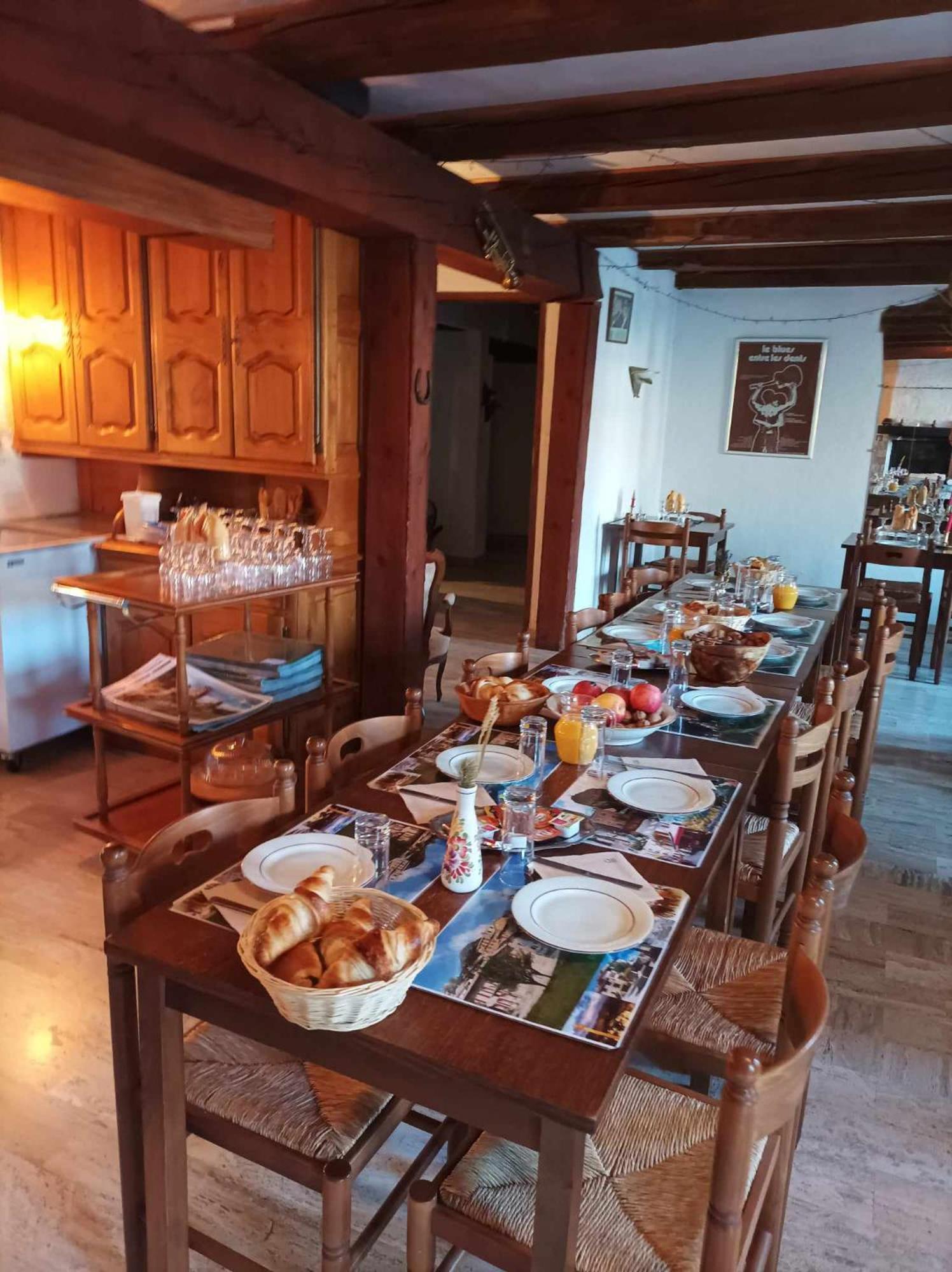 Auberge Lou Jas Soleilhas Luaran gambar
